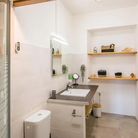 Les Roses D'angelina - Superbe Maison Avec Piscine * Montlaur (Aveyron)