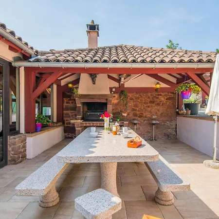 Holiday home Les Roses D'angelina - Superbe Maison Avec Piscine Montlaur (Aveyron)