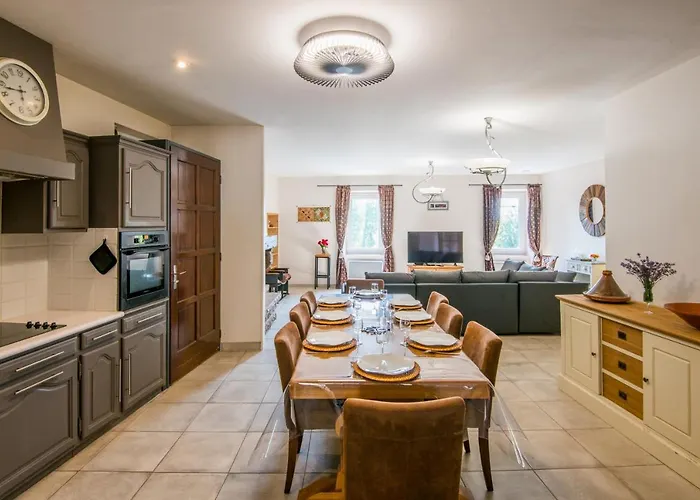 Les Roses D'angelina - Superbe Maison Avec Piscine Montlaur (Aveyron)