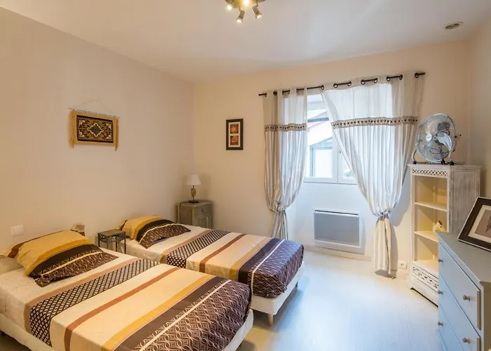 Les Roses D'angelina - Superbe Maison Avec Piscine Hébergement de vacances